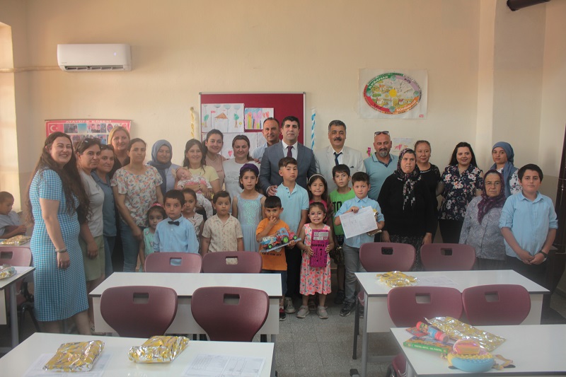 Minik Öğrencilerimizin Karne Sevincine Ortak Olduk.