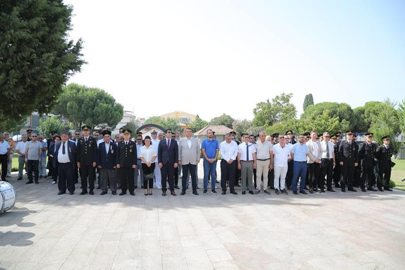 15 Temmuz Şehitleri Anma, Demokrasi ve Milli Birlik Günü İlçemizde Törenlerle Kutlandı.